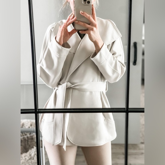 Lululemon Softstreme Belted Wrap in Trench - Missing Belt - Picture 9 of 16